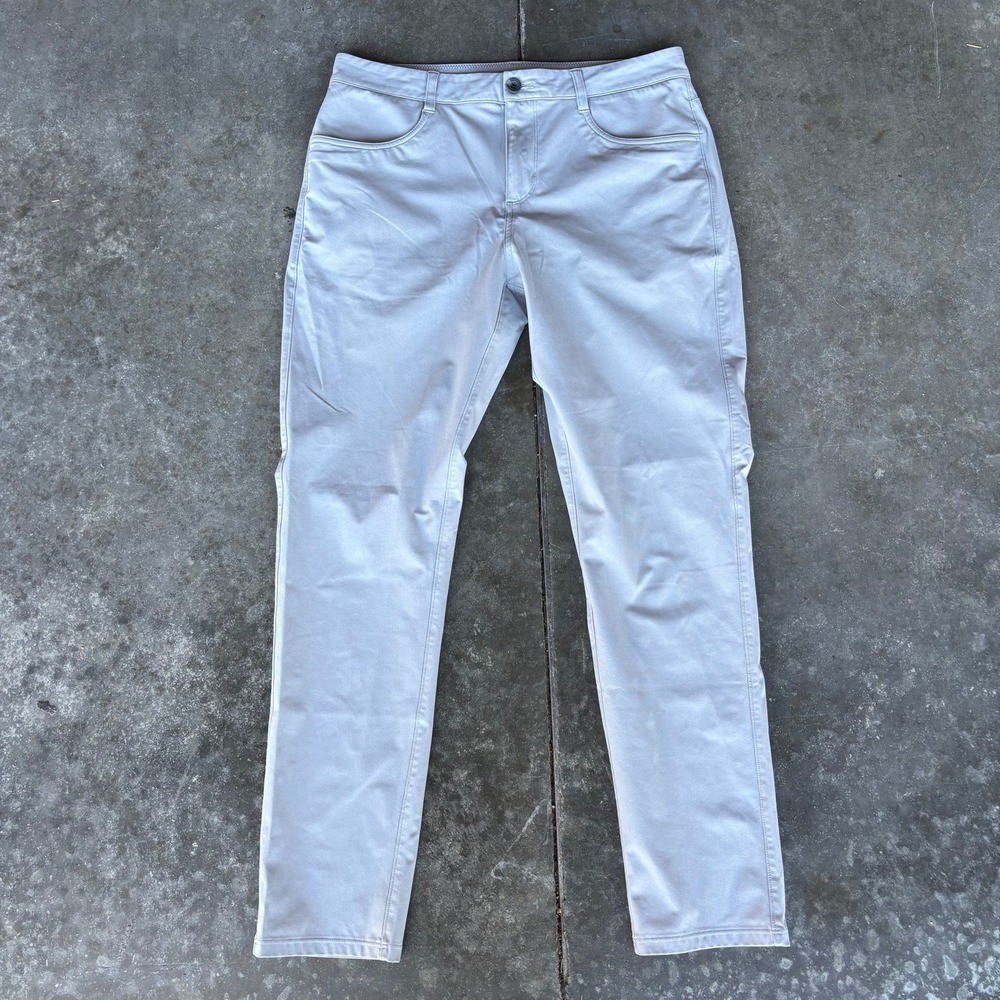 Vuori Meta Pants Mens 32 Gray Chino Stretch Taper Performance Athleisure Casual